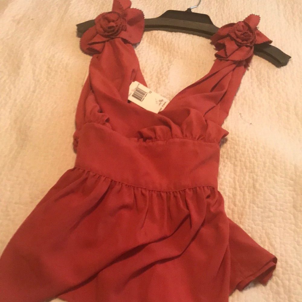 Women’s burnt orange top